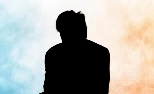 Senior Star Ignores Young Director at Event?