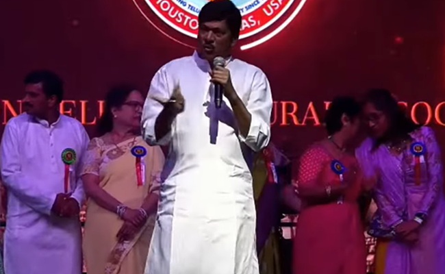 Rajendra Prasad’s Awkward Speech In Houston