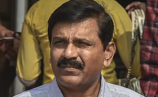 Ex-CBI Chief Attacks Nara Brahmani for Praising Naidu