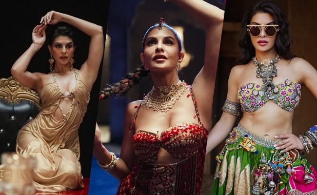 HOT: Sensuous Poses With Sculpted Body