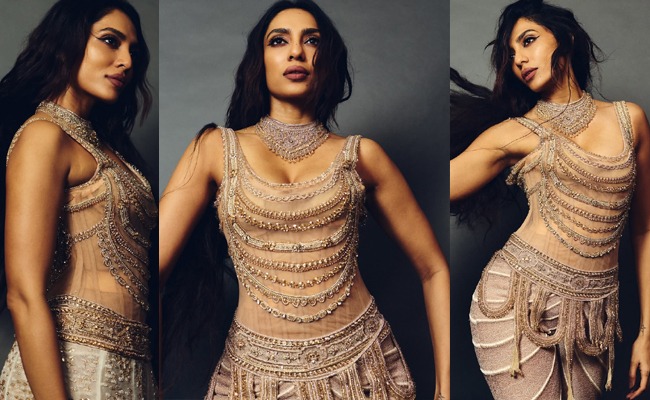 HOT: Akkineni Actress' Sculpted Style