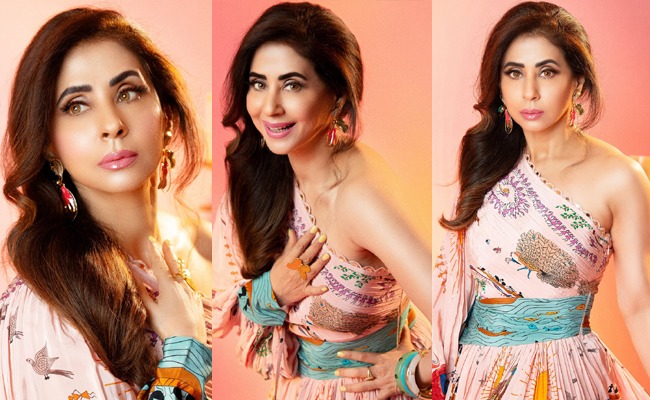 HOT: Rangeela's Glam Vibes At 52