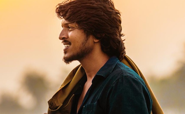 'Godari Gattupaina' Review: Routine Interfaith Love
