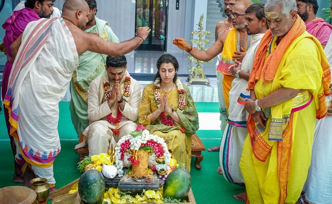 Lokesh seeks divine blessings to serve people!