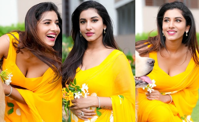HOT: Vishnu Priya's Ethnic Glow Grabs Eyeballs