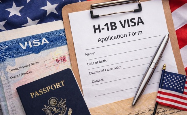 US widens $4,000 H-1B extension fee