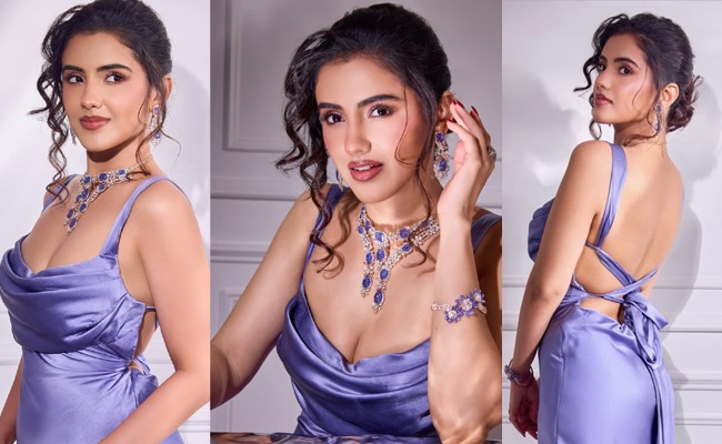 HOT: Miss Sharma's Cute Glamour In Purple