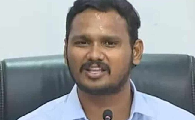Revanth Is Just a 'Zomato Delivery Boy,' Says YSRCP Leader
