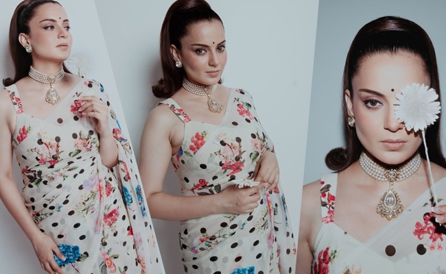 HOT: Sleeveless Beauty In Vintage Saree
