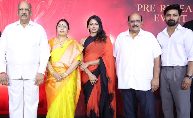 Industry Bigwigs Shower Praise On M.S. Raju's Film