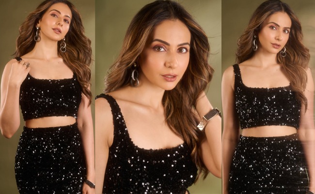 HOT: Perfect Posture In Shining Black