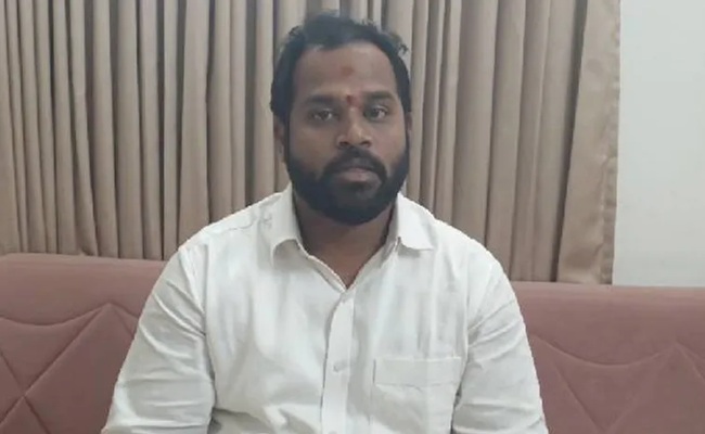 Arava Sridhar Gets Rap From Pawan, Quits Whip Post
