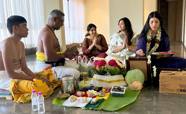 Shruti Haasan Performs Chennai Gruha Pravesam on Her Own