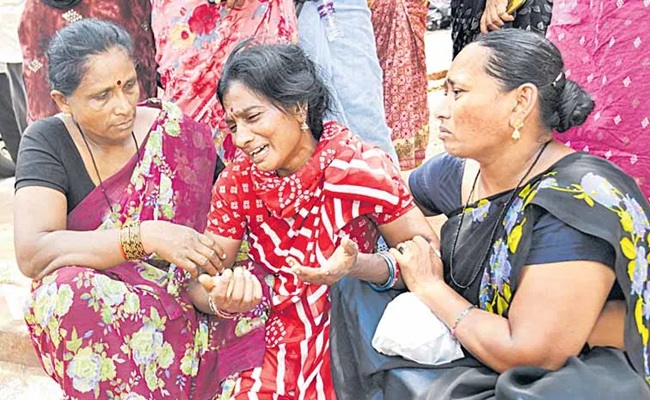 Who Pays Ex-Gratia To Steel Plant Victims? AP Or Centre?