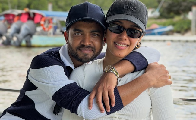 Mirnalini Makes Relationship with Boyfriend Mahavishnu Public