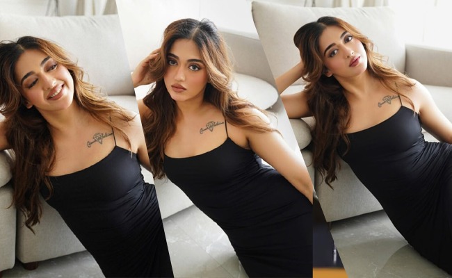 HOT: Envious Curves In Marble Black