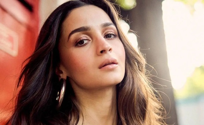 Alia Bhatt confirmed to play an 'alpha killer' in 'Alpha'