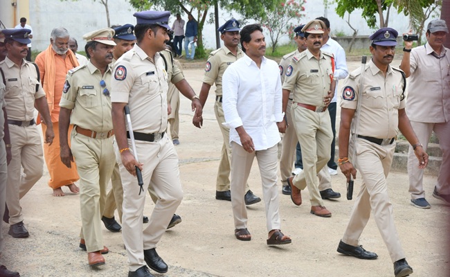 Jagan Says He Was 'Insulted' at Kurnool Jail