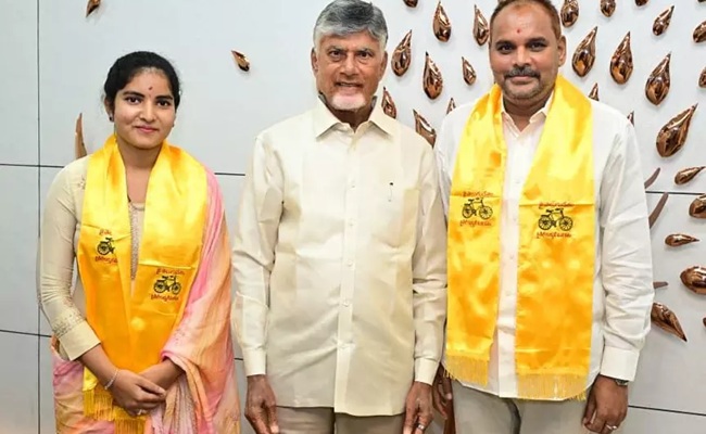 YSRCP Leaders Joining JSP Are 'Black Sheep', but VIPs in TDP?